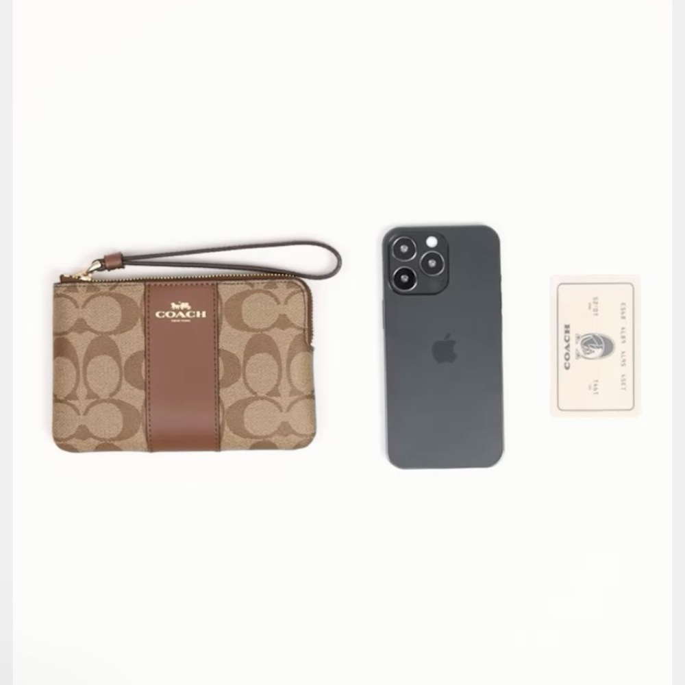 NEW COACH Women’s Leather Corner Zip Wristlet 🔥 - Picture 5 of 7